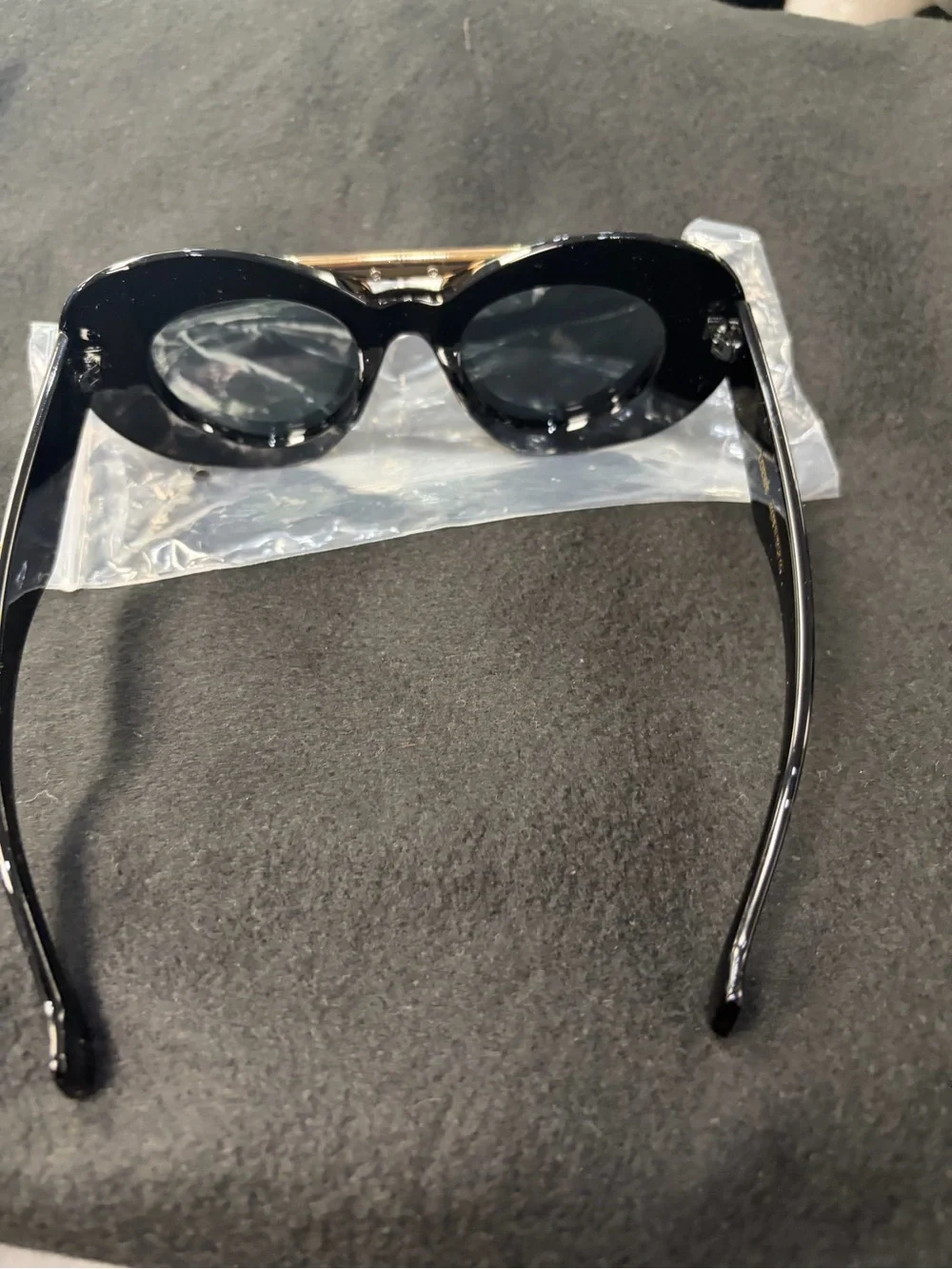 Source Unknown Black and Gold Aviator Sunglasses
